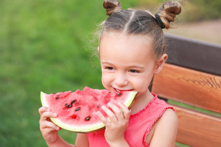 如何给女宝起到温柔好听的名字？200个女宝宝名字